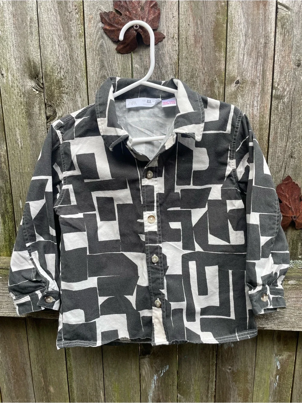 ZARA Kids Black & White Geometric Button-Up Shirt 2/3T